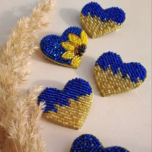 Broche en perles faites à la main de haute qualité en gros avec des perles de verre et des strass, broderie décorative, bijoux pour vêtements - Product Image 1