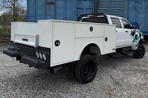 Voiture d'occasion fiable Chevrolet Silverado 4500HD Crew Cab 4x4 2024 - Product Image 4