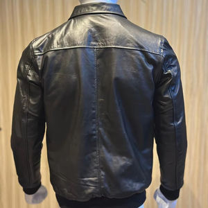 Blouson Aviateur pour Hommes en Cuir Véritable Style Bombardier Noir Personnalisé, Veste Zippée Premium en Cuir de Vachette - Product Image 5