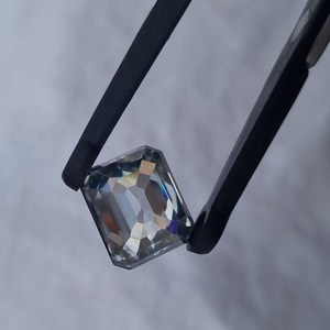 5,71 Ct corte esmeralda moissanita diamante gris moissanita diamante VVS claridad fabricación para colgante de moissanita y joyería personalizada - Product Image 6