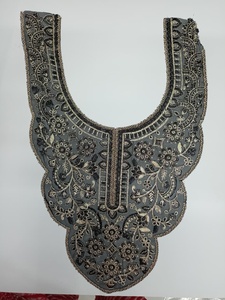Motifs de cou brodés de luxe pour robes et hauts Décolletés brodés personnalisables pour les fabricants de vêtements qualité 100% - Product Image 3