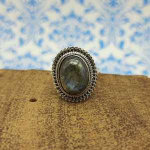 Nueva llegada diseñador bohemio 925 anillo de bodas de plata esterlina labradorita Natural de alta calidad incrustaciones de perlas de corte ovalado para fiestas - Product Image 2