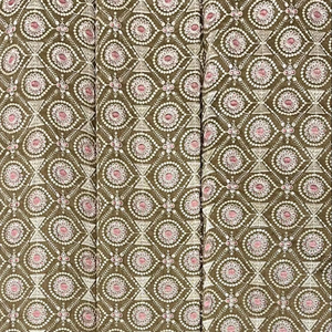 2025ใหม่คอลเลกชันพรีเมี่ยมผ้าพิมพ์ลาย Georgette สำหรับการออกแบบแฟชั่นที่เป็นเอกลักษณ์และองค์ประกอบของตกแต่งบ้านที่ปรับแต่งได้ - Product Image 1