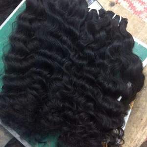 Exportadores indios Venta Textura suave Virgen Crudo Hinchable Rizado Extensiones de cabello humano Precio bajo Alta calidad Proveedor al por mayor - Product Image 5
