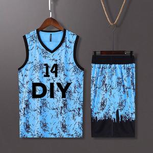 2025 nuevo uniforme de fútbol sublimado personalizado con cuello en V su propio diseño de logotipo Bsci poliéster ligero secado rápido transpirable - Product Image 4