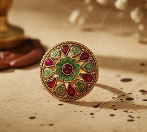 Bague de luxe en diamant américain avec finition en rhodium blanc, conçue comme un bijou élégant pour femmes, idéale pour les soirées - Product Image 2