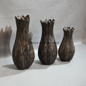 Handcrafted Decorative Metal <b>Vases</b> in Distressed <b>Black</b> with Artistic Floral Inspired Shape for Stylish Home and Office Spaces - Product Image 3