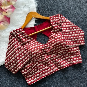 Algodón de alta demanda con blusa de pintura a mano Fabricante de moda para mujer y exportador de Surat a la tarifa más baja - Product Image 1