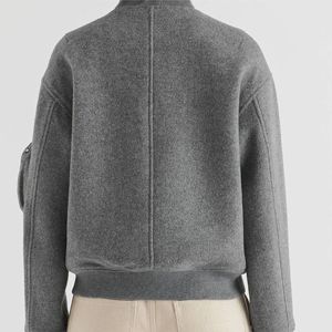 Blousons bombardiers unisexes élégants et confortables Vêtements d'extérieur personnalisables, idéaux pour une tenue décontractée, disponibles dans toutes les tailles - Product Image 5