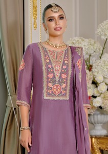 Chinon de haute qualité avec broderie fabricant et fournisseur de costume Salwar de l'Inde au taux le plus bas - Product Image 6