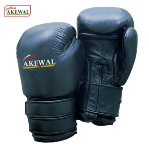 Gants de boxe personnalisés AKEWAL en cuir de vachette, gants de Muay Thai imperméables avec logo et design sur mesure selon la demande du client - Product Image 4