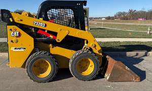 Minicargadora Cat 232D3 usada de calidad original, MINICARGADORA en buenas condiciones de funcionamiento - Product Image 3
