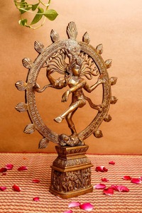 Statue de Nataraja en laiton faite à la main de conception supérieure Statue de Shiva dansant représentant l'équilibre et la destruction pour spirituel à vendre - Product Image 3