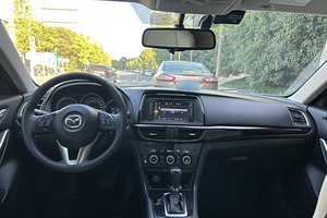 Mazda Atenza d'occasion, berline à traction avant, 5 sièges en cuir, boîte de vitesses automatique, conduite à gauche, caméra de recul, intérieur clair, pneus R17, toit ouvrant - Product Image 3