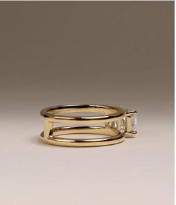 Bague de fiançailles originale en argent 925 avec halo caché en moissanite taille émeraude à tige fendue, deux bandes - Product Image 3