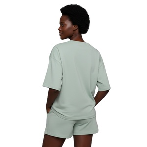 Conjunto de 2 Piezas para Mujer, 2026 OEM/ODM, 100% Algodón, Casual, Camiseta y Pantalones Cortos de Felpa, Color Liso, con Logotipo Impreso Digital Personalizado, Acabado Lavado - Product Image 2