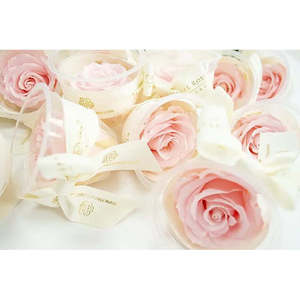Mini Têtes de Roses Éternelles Naturelles – Lot de 4 Roses Préservées pour Cadeaux de Fête des Mères et de la Saint-Valentin - Product Image 2