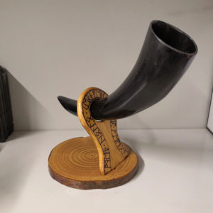 Cuerno de Bebedero Vikingo de Búfalo de Lujo, Personalizable con Logotipo, de Alta Calidad, Hecho a Mano en India, con Base de Madera, Pulido a Mano, de Concha Genuina, Artesanía Natural - Product Image 2