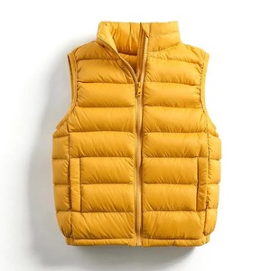 Chaleco Acolchado con Cuello Grueso y Cálido para Hombre, con Logotipo Personalizado, Relleno de Poliéster Transpirable, Estilo Denim, Multibolsillos, Ropa Exterior Informal - Product Image 1