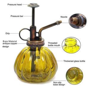 Mister Planta de Vidrio Amarillo de Estilo Vintage con Bomba de Metal Ideal para Jardinería Interior Decoración del Hogar y Solución de Riego Fácil - Product Image 2