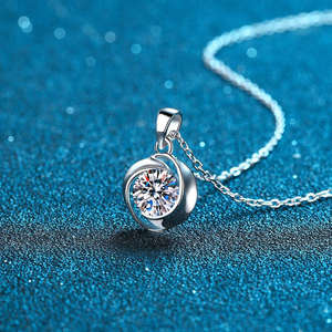 Collar con Colgante Solitario Brillante de 1.00 CT, Estilo Coreano Moderno, Lujoso, Plata de Ley 925, Moissanita, Joyería para Mujer - Product Image 2