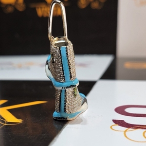 Llavero con Forma de Zapatilla Deportiva Mini Brillante, Estilo Hip Hop, Moissanita, Plata de Ley, Colgante de Zapato, Moda para Bolsos, Coche, Fiesta - Product Image 3