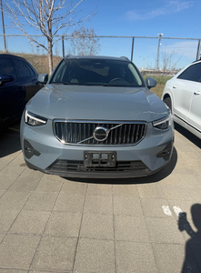 Véhicule d'occasion en excellent état 2023 pour XC60 AWD à vendre - Conduite à gauche, norme Euro IV, 1-25000 milles, 5 places - Product Image 3