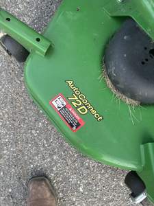 Tractor agrícola pequeño John Deere 3039R 2024 completamente nuevo con cabina de fábrica, PTO trasero y central, cortacésped de montaje central, 4x4, a precio económico. - Product Image 3