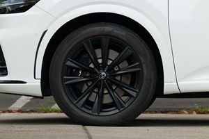 Offre exceptionnelle : Lexus RX 500h F Sport Performance d'occasion 2023 - PRÊT À EXPÉDIER - Product Image 5