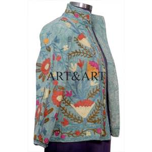 Veste pour femme en coton tricoté matelassé Suzani brodé à la main, broderie florale, longueur régulière, cadeau - Product Image 4