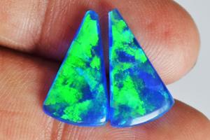 โอปอลไฟสีฟ้าเขียวธรรมชาติแท้ คู่ทรงทริลเลียนคัต คาโบชอง ขนาด 16x10x2 มม. พลอยหลวมสำหรับทำเครื่องประดับ - Product Image 4