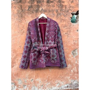 Vente en gros de vestes Kantha matelassées d'hiver de style vintage, manteau long en coton indien brodé à la main, veste unisexe de bohème - Product Image 3