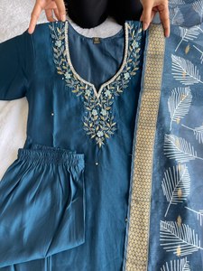 Robe longue pakistanaise Salwar Kameez Dupatta en soie pour adultes pour fête de mariage - Product Image 2