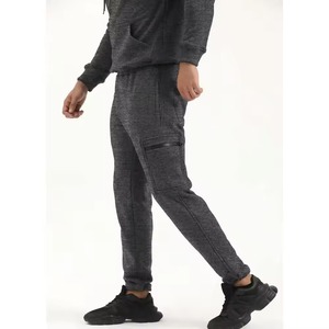 Chándal personalizado de dos piezas de algodón y poliéster transpirable para correr, chándal informal con patrón de retazos que incluye todos los tamaños, bolsillo de invierno - Product Image 4