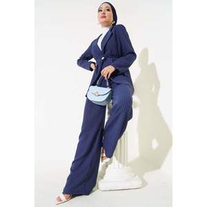 Conjunto de chaqueta a rayas con cintura Azul Marino - Product Image 1