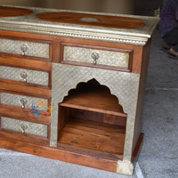 Meuble console élégant en bois fabriqué à la main Buffet de rangement en laiton gaufré
