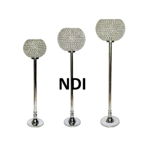 ชุดเชิงเทียนคริสตัลเพชรโบราณ 3 ชิ้น พร้อมเชิงเทียนโลหะดีไซน์พิเศษสำหรับตกแต่งบนโต๊ะ - Product Image 1