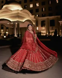 Robe de mariée somalienne de luxe pour les mariées grande taille en polyester respirant avec Guntiino en couches et garniture dorée pour un look époustouflant - Product Image 1