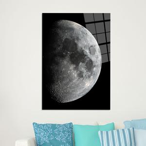 Impression sur toile Demi-Lune : Art mural astronomique sur le thème de la surface lunaire, ART SUR VERRE TÉRMÉRISÉ - Product Image 1