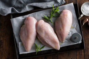 Pechuga de Pollo Congelada de Primera Calidad Certificada, Grado A, Proceso BQF, Paquete a Granel de 25 kg, Procedente de Brasil, Precio Económico en Venta - Product Image 4