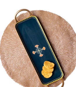 Lot de 3 plateaux de service élégants et durables pour le micro-ondes, couleurs vives, peints à la main, pour la cuisine ou la décoration intérieure. - Product Image 5