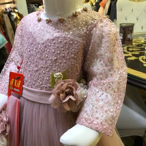 Incroyable robe de haut de poulet pour enfants Nouvelle Collection de fleurs florales Design Net Fabric Party Wear pour le printemps Convient à l'âge des filles - Product Image 5