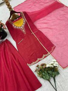 Nouvelle collection de créateurs Simar Silk In-Style Kameez pour les fêtes Brodé Top-Bottom Dupatta Set Entièrement cousu Prêt à porter - Product Image 6