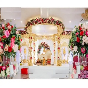 Mandap de mariage indien en bois rond de style Maharani, Mandap en bois sculpté, Mandap en bois classique, décoration d'événements en Australie - Product Image 1