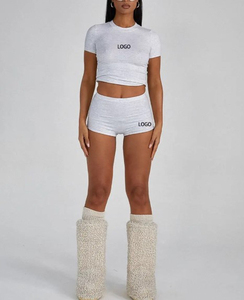 Jersey de mujer con logotipo personalizado, chándal de gimnasio, conjunto de salón, sudadera con media cremallera y pantalón corto, conjunto de dos piezas - Product Image 3