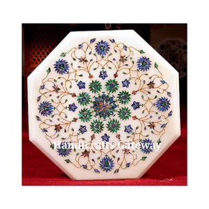 Mesa de Centro de Primera Calidad con Incrustaciones de Material Blanco, Forma Octagonal, Diseño de Incrustaciones de Flores Hechas a Mano con Superficie Brillante - Product Image 1
