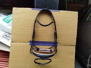 สายจูงม้าหนังสิทธิบัตรที่ทนทานมีแผ่นรองสีโรสโกลด์ - Product Image 5