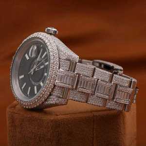 Montre analogique de charme pour homme, en acier inoxydable, bracelet en cuir, résistante à l'eau, avec diamant moissanite personnalisé, pour la revente - Product Image 3