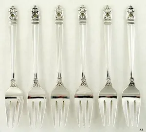 ชุดช้อนส้อมบนโต๊ะด้ามทองเหลืองเคลือบเงาสีเงินขัดเงาอย่างดีเครื่องใช้บนโต๊ะอาหารสำหรับร้านอาหารโรงแรม - Product Image 4