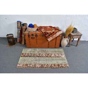 Alfombra Turca de 2.2x3.9 pies, Alfombra Pequeña Vintage, Alfombra con Estampado Animal Verde Marrón - Product Image 2